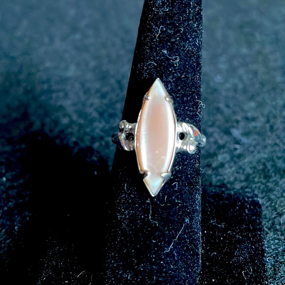 Pink Shell Sterling Ring - Picture 1 of 4